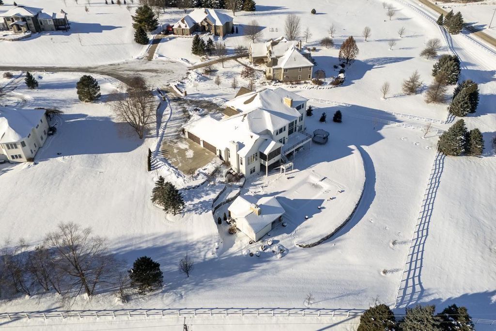 Photo of 4908 Winners CIRCLE, Middleton, WI 53562 (MLS # 2013583)