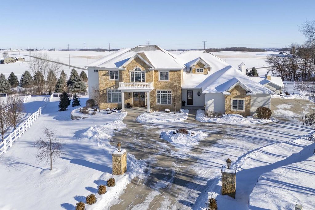 Photo of 4908 Winners CIRCLE, Middleton, WI 53562 (MLS # 2013583)