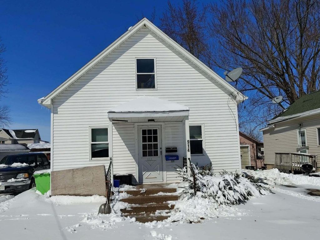 Photo of 914 Madison STREET, Beaver Dam, WI 53916 (MLS # 1954173)