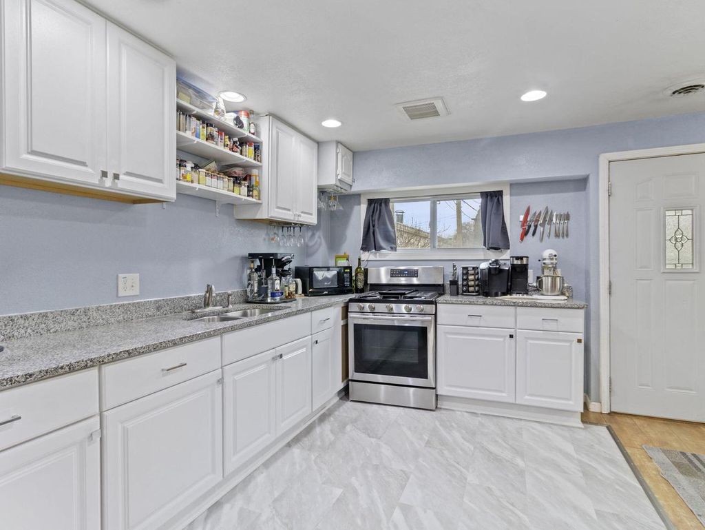 Photo of 3923 S 41st STREET, Greenfield, WI 53221 (MLS # 1946096)