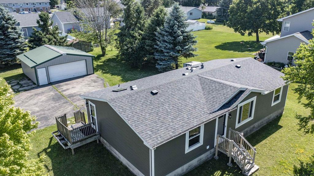 Photo of 500 Pheasant DRIVE, New London, WI 54961 (MLS # 50328648)