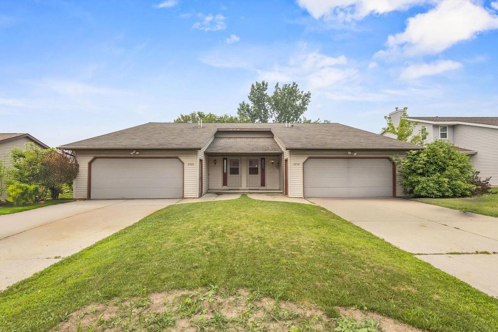 Photo of 2958 Sorenson DRIVE, Green Bay, WI 54303 (MLS # 50329281)