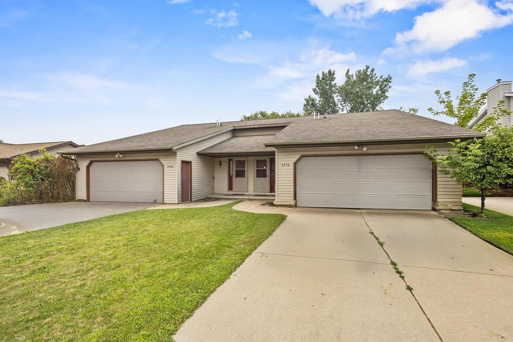Photo of 2958 Sorenson DRIVE, Green Bay, WI 54303 (MLS # 50329281)