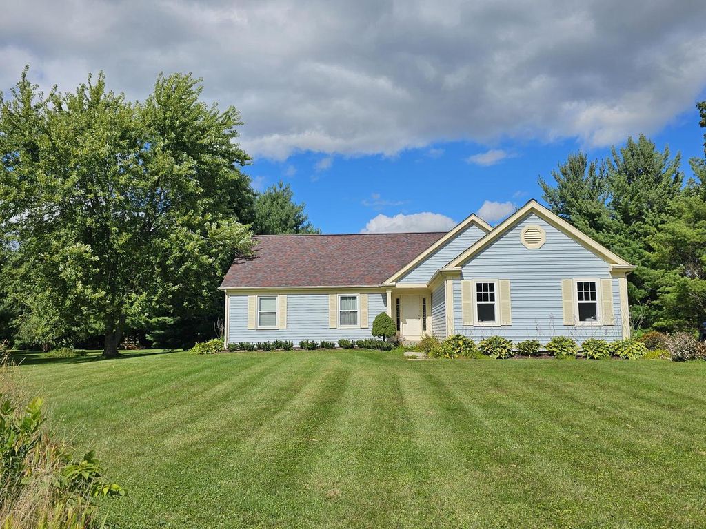 Photo of W5074 Hawk ROAD, Elkhorn, WI 53121 (MLS # 1945771)