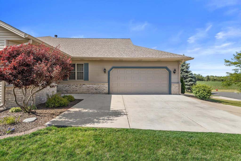Photo of W155N6631 Blue Heron DRIVE, Menomonee Falls, WI 53051 (MLS # 1972741)