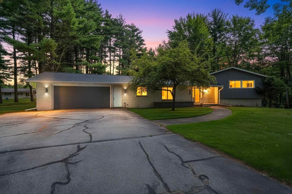 Photo of 540 Jackson COURT, Peshtigo, WI 54157 (MLS # 50328731)