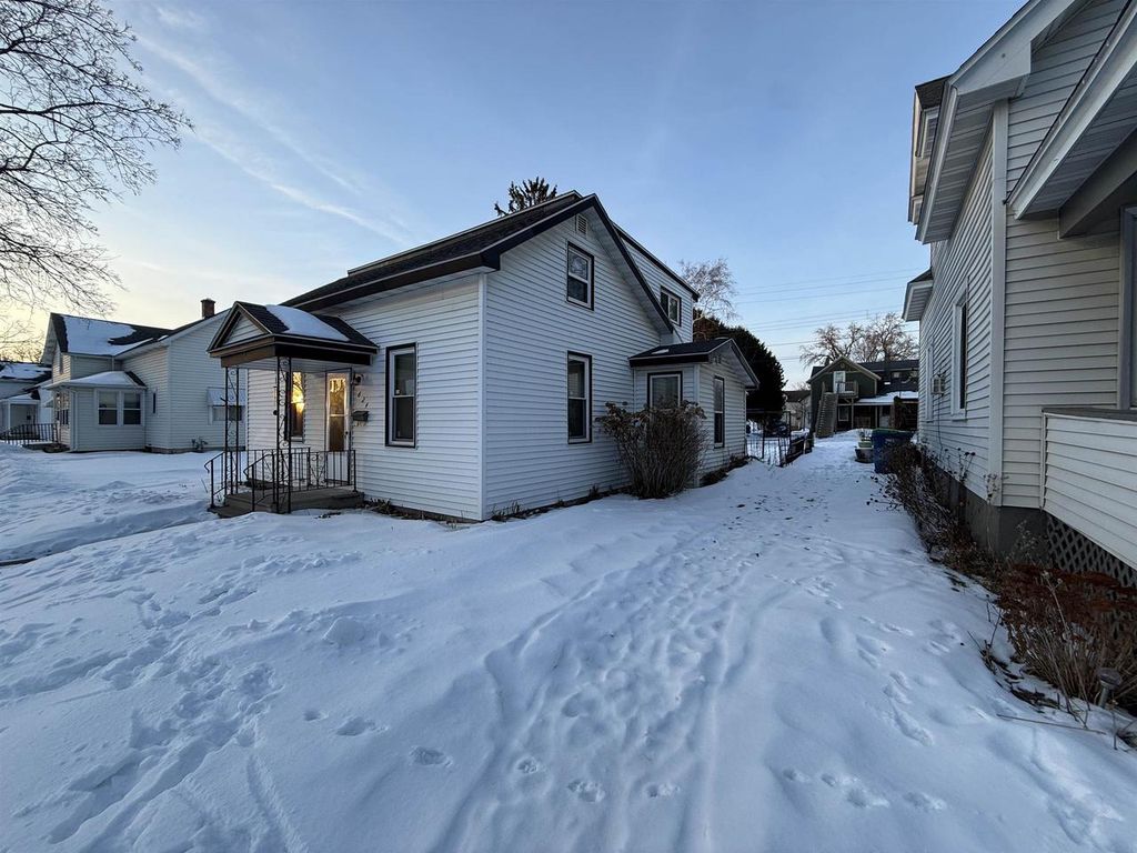 Photo of 624 E Bridge STREET, Wausau, WI 54403 (MLS # 22600601)