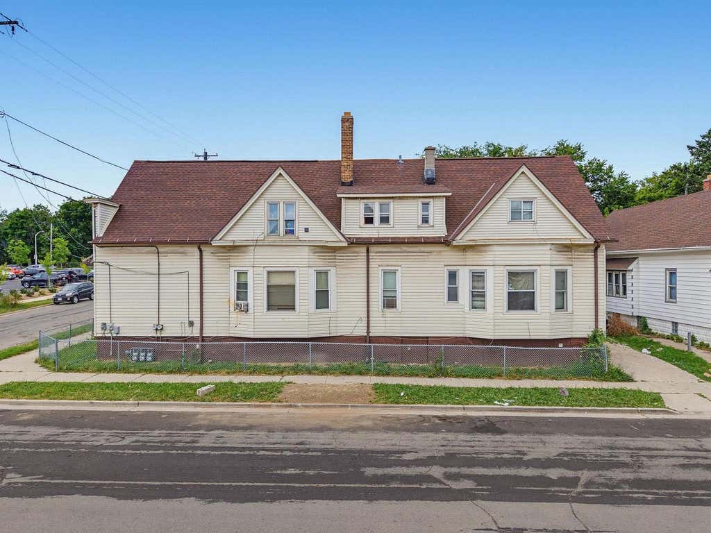 Photo of 500 W Arthur AVENUE, Milwaukee, WI 53207 (MLS # 2029290)