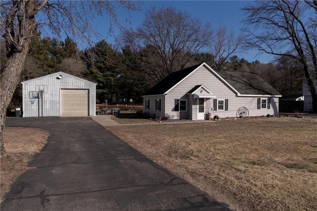 Photo of S5165 State Road 37 ROAD, Eau Claire, WI 54701 (MLS # 1598967)