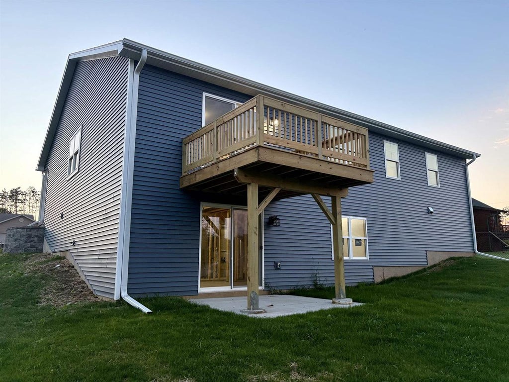 Photo of 609 Lake View AVENUE, Merrimac, WI 53561 (MLS # 2031979)