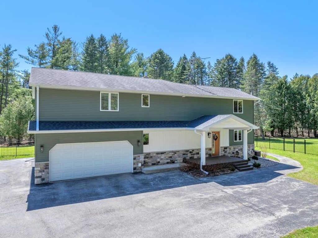 Photo of 4939 Connemara COURT, Sheboygan, WI 53083 (MLS # 1960152)