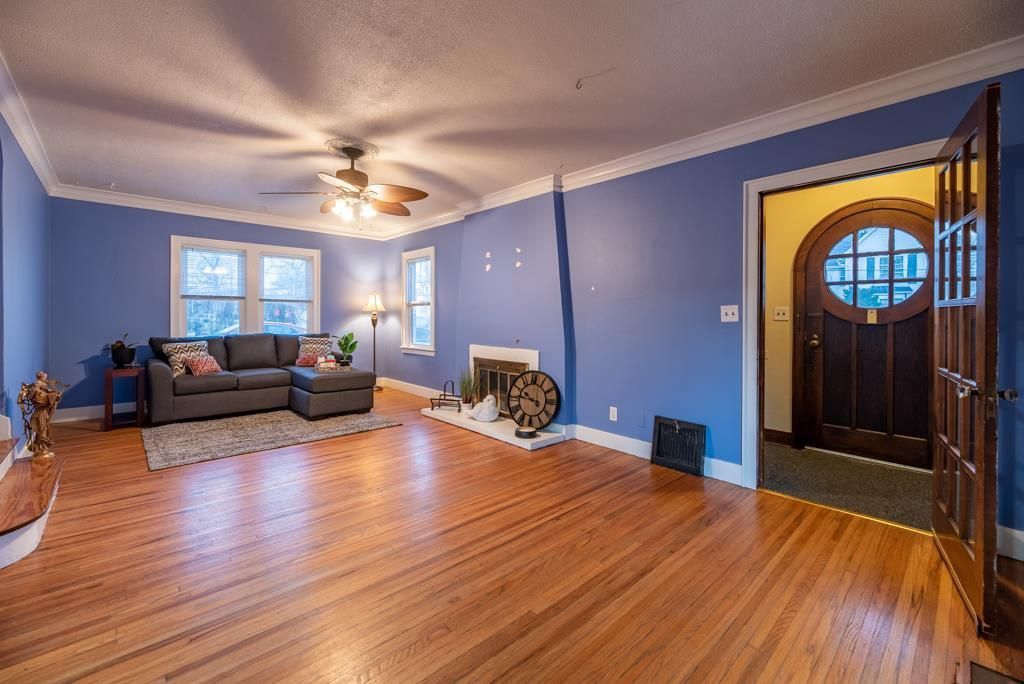 Photo of 5620 W Thurston AVENUE, Milwaukee, WI 53218 (MLS # 1947647)