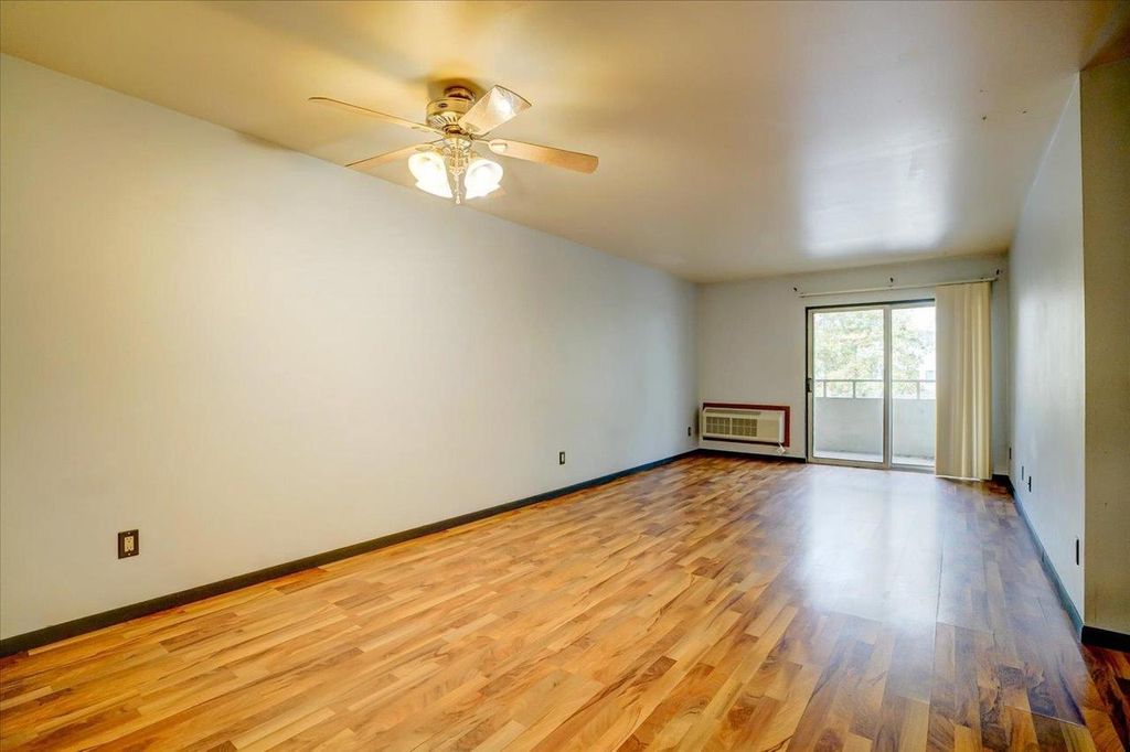 Photo of 8133 W Glen AVENUE, Milwaukee, WI 53218 (MLS # 1945130)