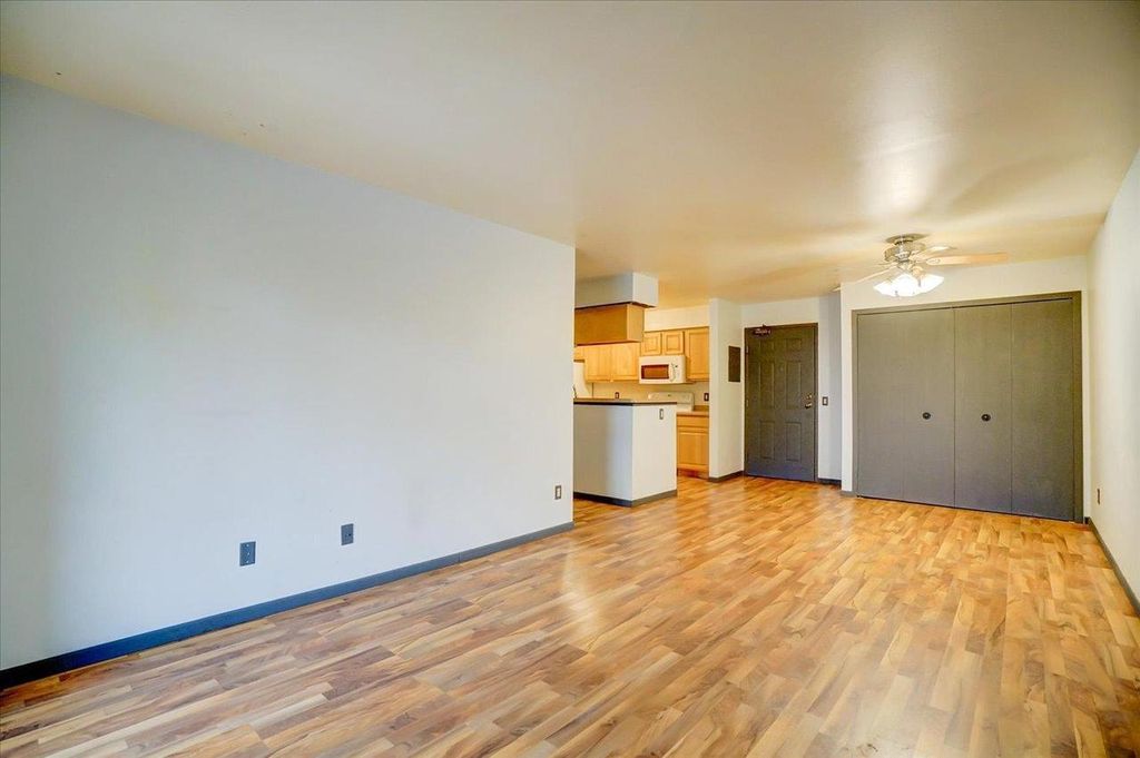 Photo of 8133 W Glen AVENUE, Milwaukee, WI 53218 (MLS # 1945130)