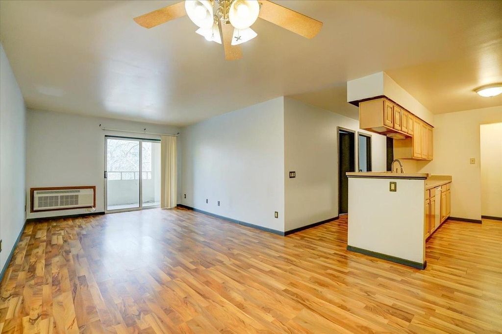 Photo of 8133 W Glen AVENUE, Milwaukee, WI 53218 (MLS # 1945130)