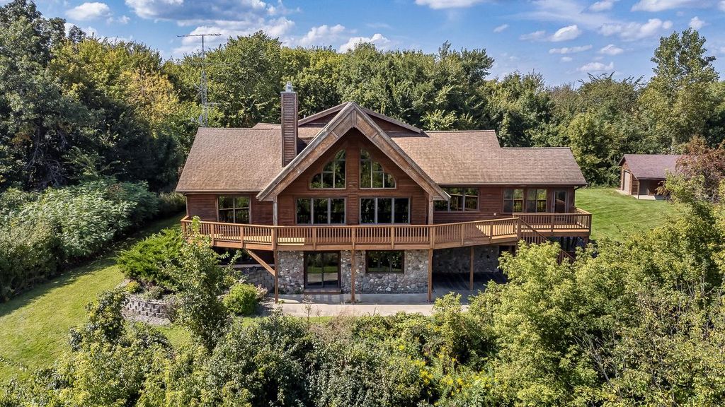 Photo of N8718 County Road Vv, Mindoro, WI 54644 (MLS # 1935085)