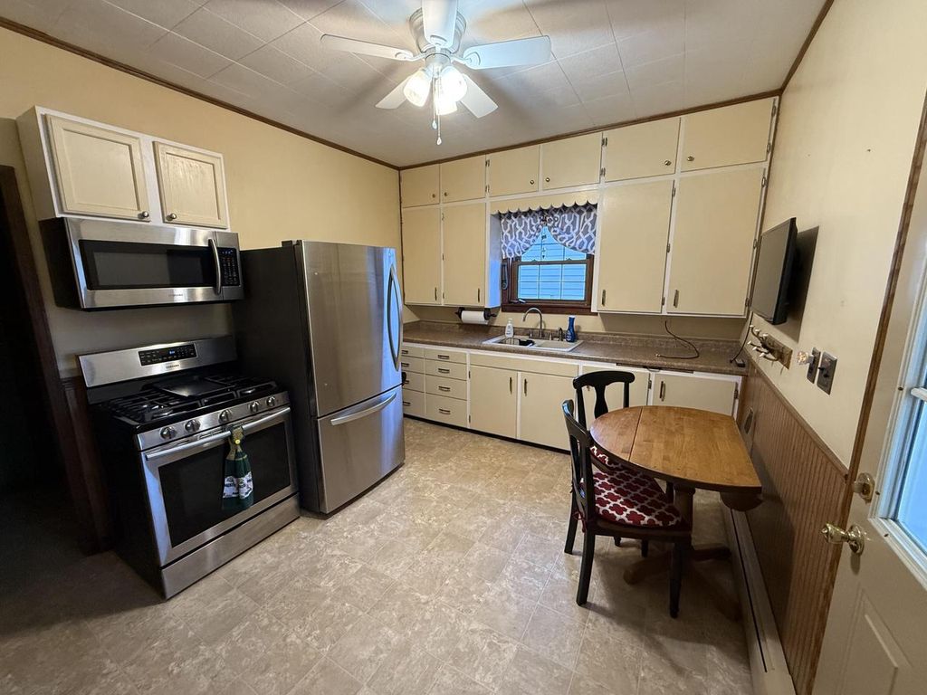 Photo of 351 Randolph STREET, Mishicot, WI 54228 (MLS # 1942832)