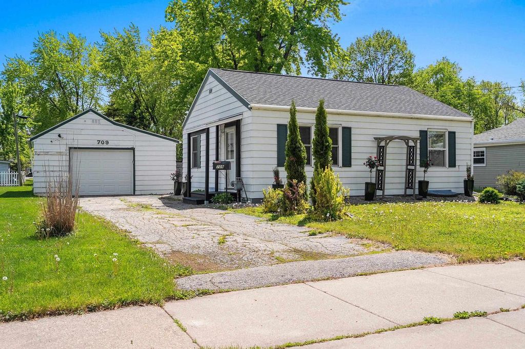 Photo of 709 W 8th STREET, Kaukauna, WI 54130 (MLS # 50326076)