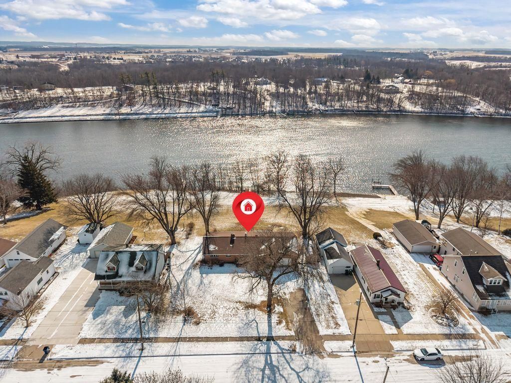 Photo of 735 Park STREET, Wrightstown, WI 54180 (MLS # 50321630)