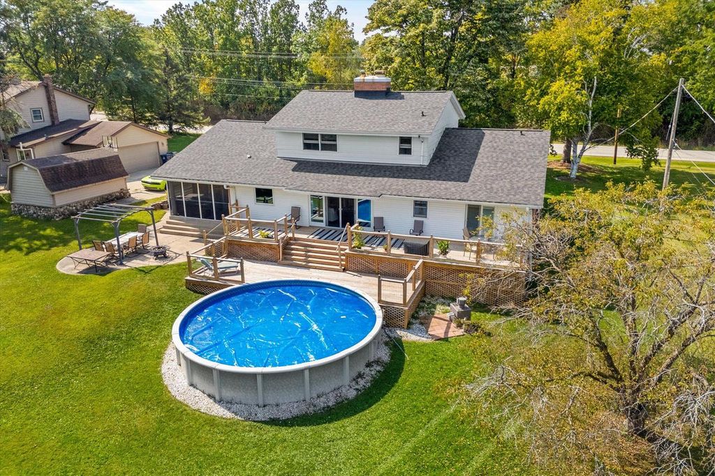 Photo of 7118 N 124th STREET, Milwaukee, WI 53224 (MLS # 1936302)