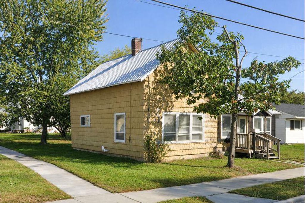 Photo of 1208 Academy STREET, Elroy, WI 53929 (MLS # 1947367)