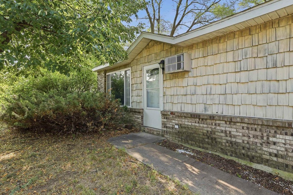 Photo of 3017-3019 Bush STREET, Stevens Point, WI 54481 (MLS # 22603582)