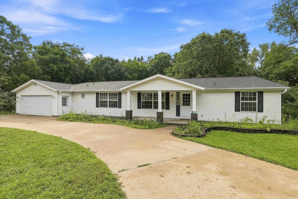 Photo of 511 Mill STREET, Amherst, WI 54406 (MLS # 22604399)