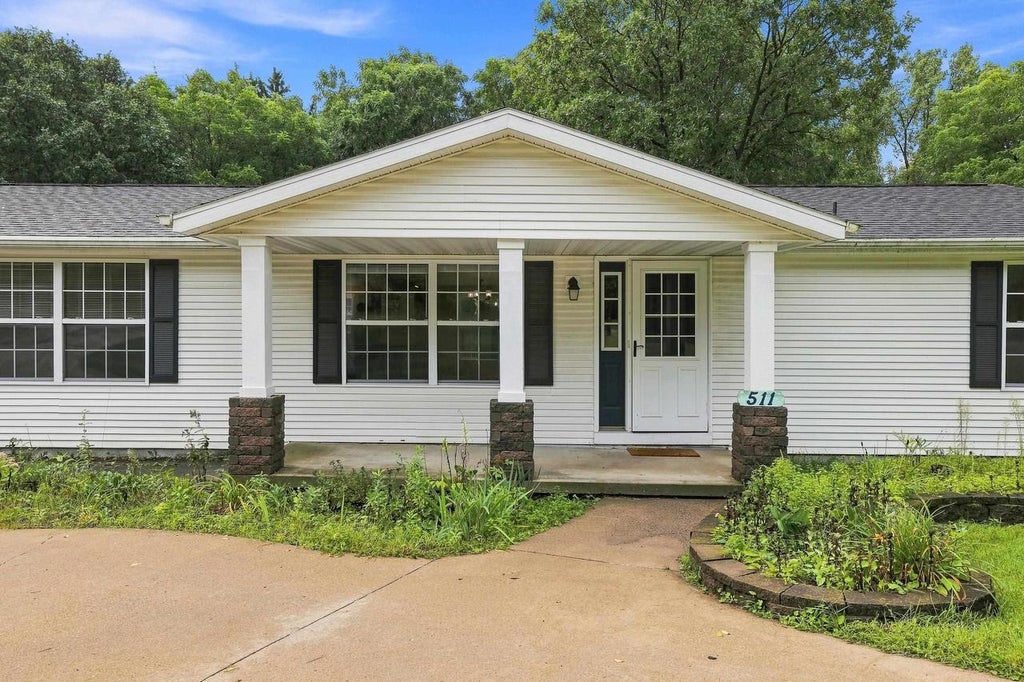 Photo of 511 Mill STREET, Amherst, WI 54406 (MLS # 22604399)