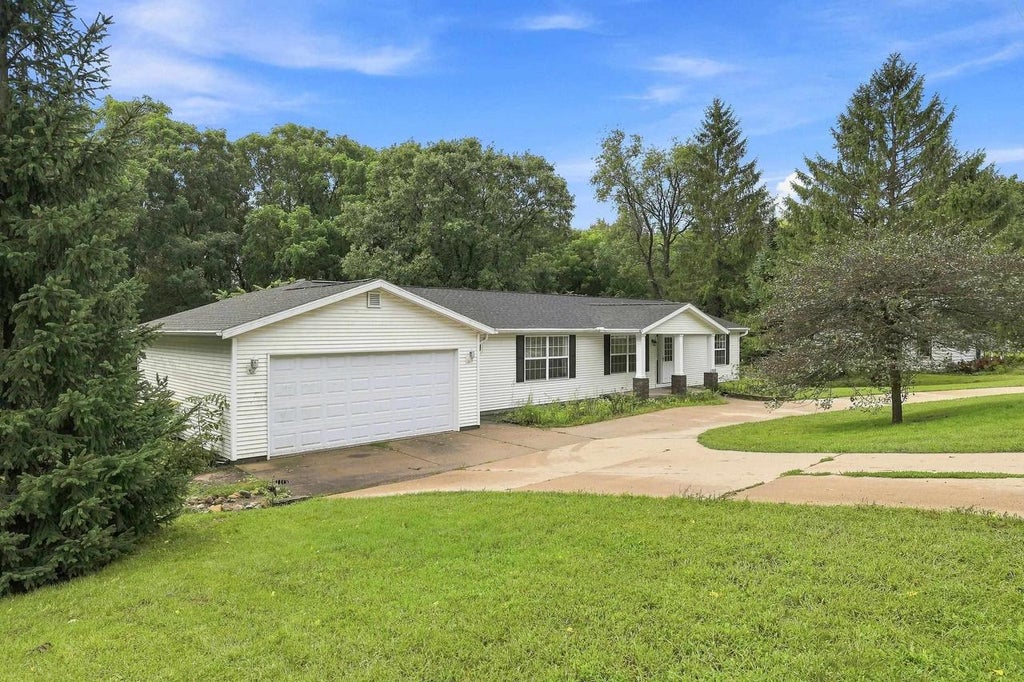 Photo of 511 Mill STREET, Amherst, WI 54406 (MLS # 22604399)