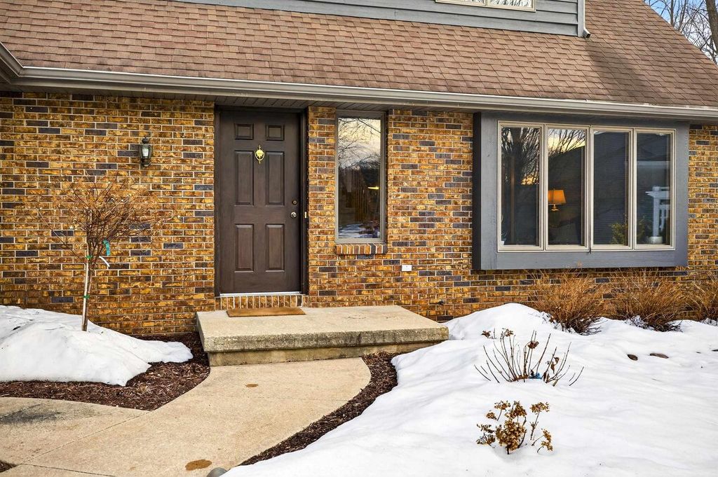 Photo of 72 Thistle Down COURT, Appleton, WI 54915 (MLS # 50324285)