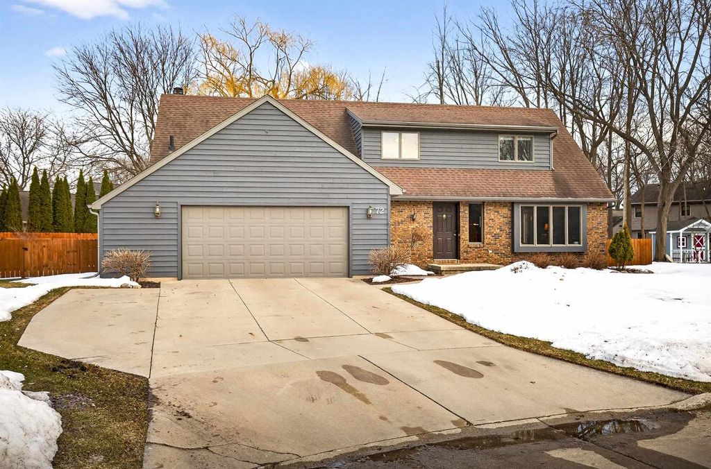 Photo of 72 Thistle Down COURT, Appleton, WI 54915 (MLS # 50324285)