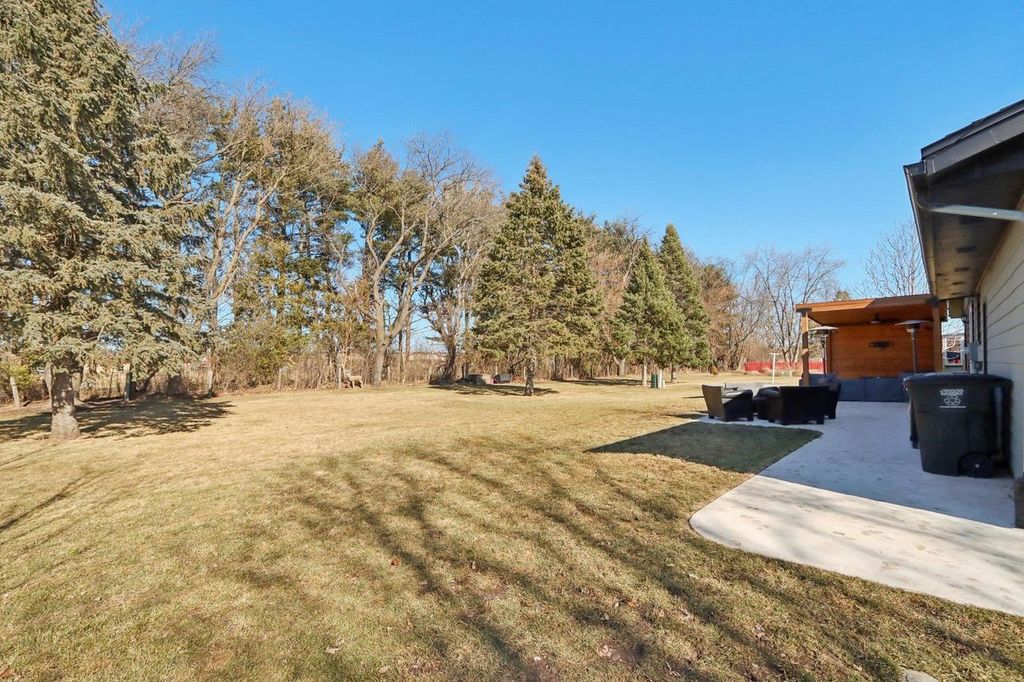 Photo of 222 Thistledown LANE, Walworth, WI 53184 (MLS # 2016917)