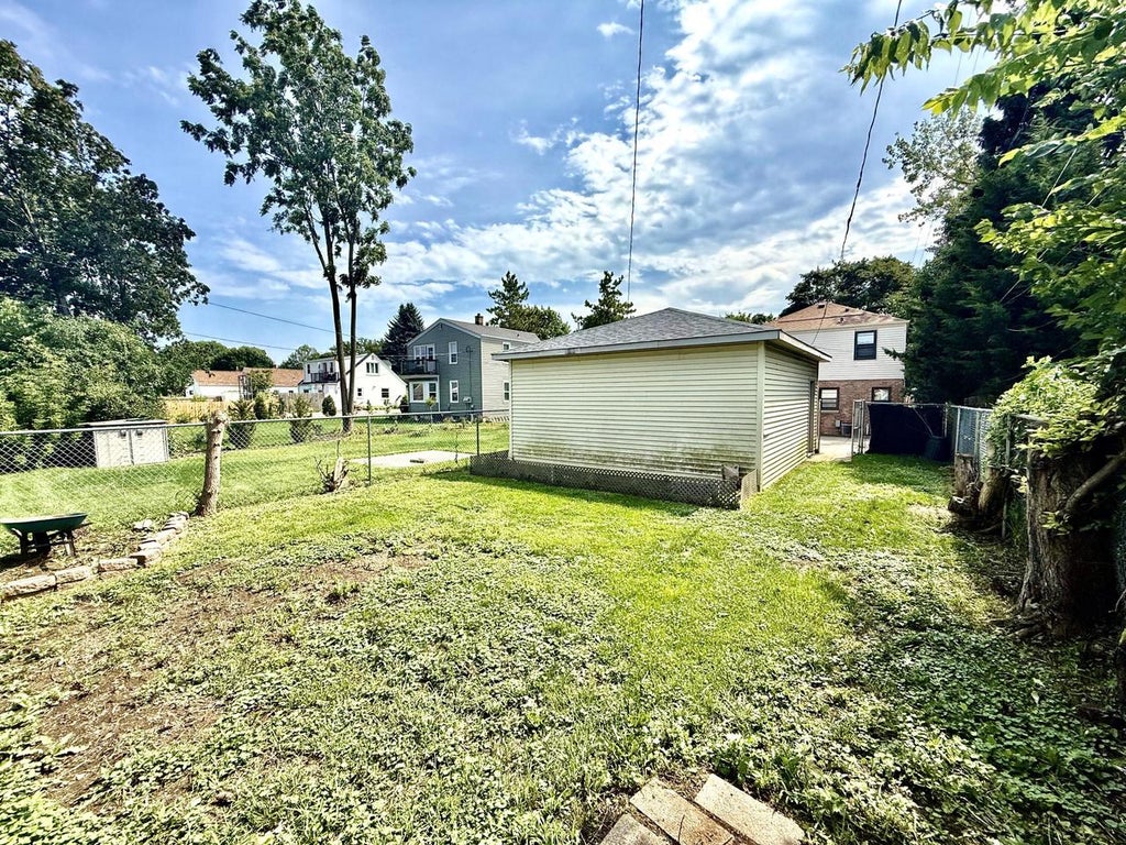 Photo of 1616 E Eden PLACE, Saint Francis, WI 53235 (MLS # 1975382)