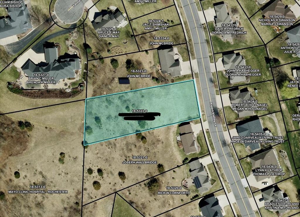 Photo of 953 Aspen Valley DRIVE, Onalaska, WI 54650 (MLS # 1948972)