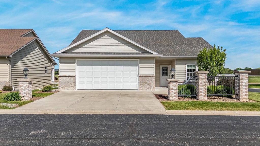 Photo of 3758 N Wayside LANE, Appleton, WI 54913 (MLS # 50326564)