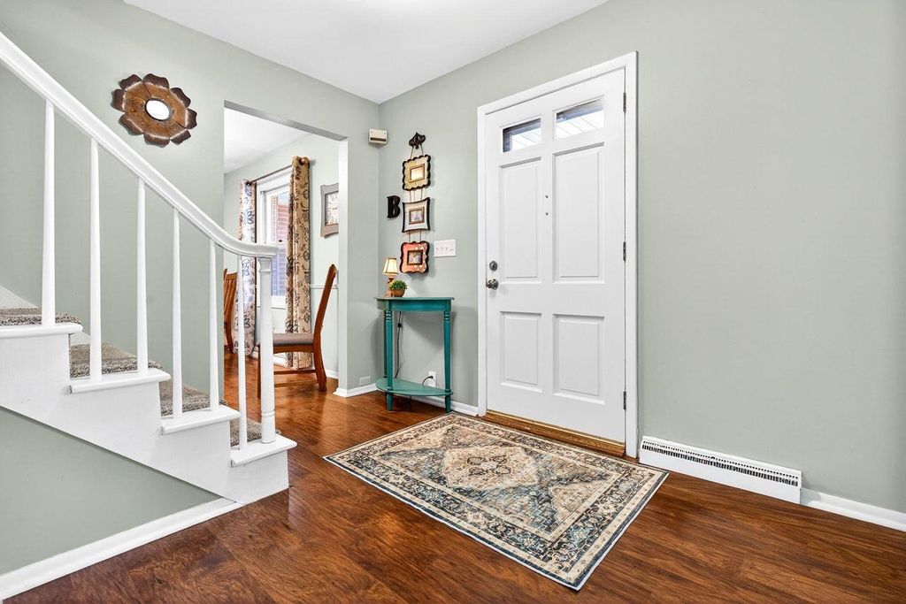 Photo of 611 Chatham COURT, Neenah, WI 54956 (MLS # 50322872)