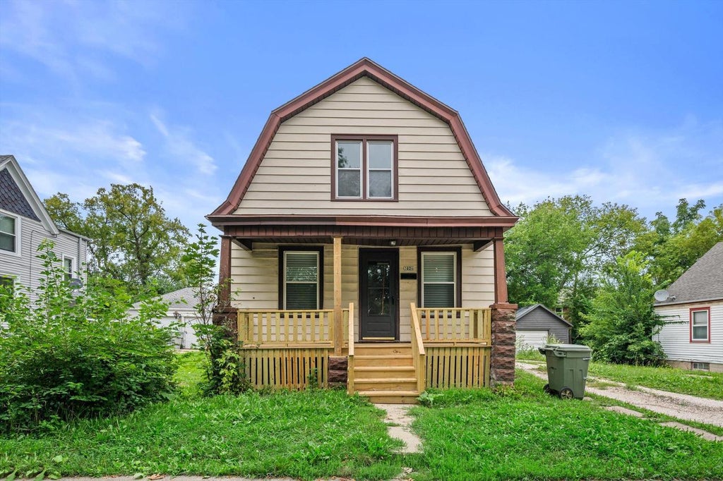 Photo of 3026 W Eggert PLACE, Milwaukee, WI 53209 (MLS # 1976193)