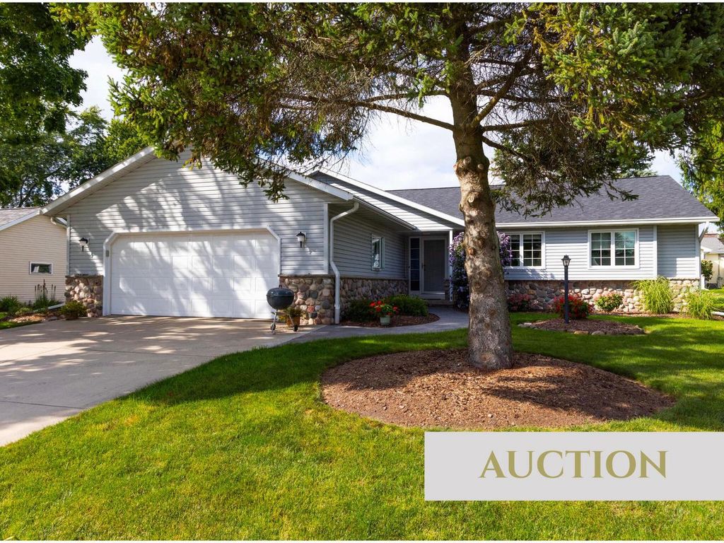 Photo of 306 W Leonard STREET, Watertown, WI 53098 (MLS # 1933451)