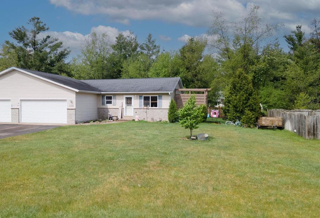 Photo of 3321 Rosewood DRIVE, Plover, WI 54467 (MLS # 22602213)