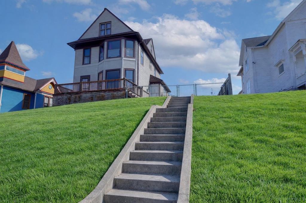 Photo of 321 S Parker DRIVE, Janesville, WI 53545 (MLS # 2019833)