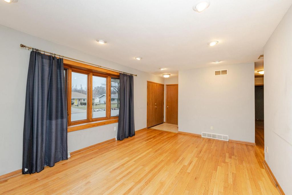 Photo of 245 Millwood LANE, Waukesha, WI 53188 (MLS # 1946877)