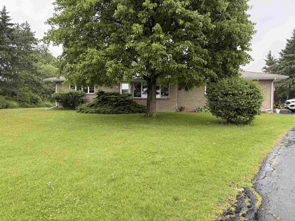 Photo of 3926 N Harmony Townhall ROAD, Janesville, WI 53546 (MLS # 2026381)