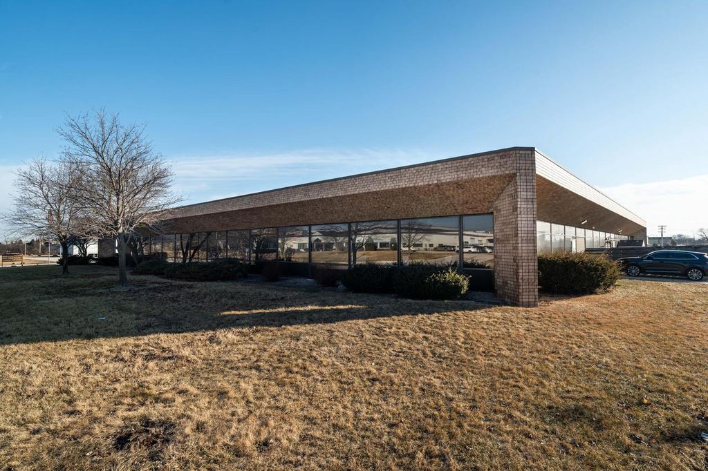 Photo of 7630 S 10th STREET, Oak Creek, WI 53154 (MLS # 1951436)