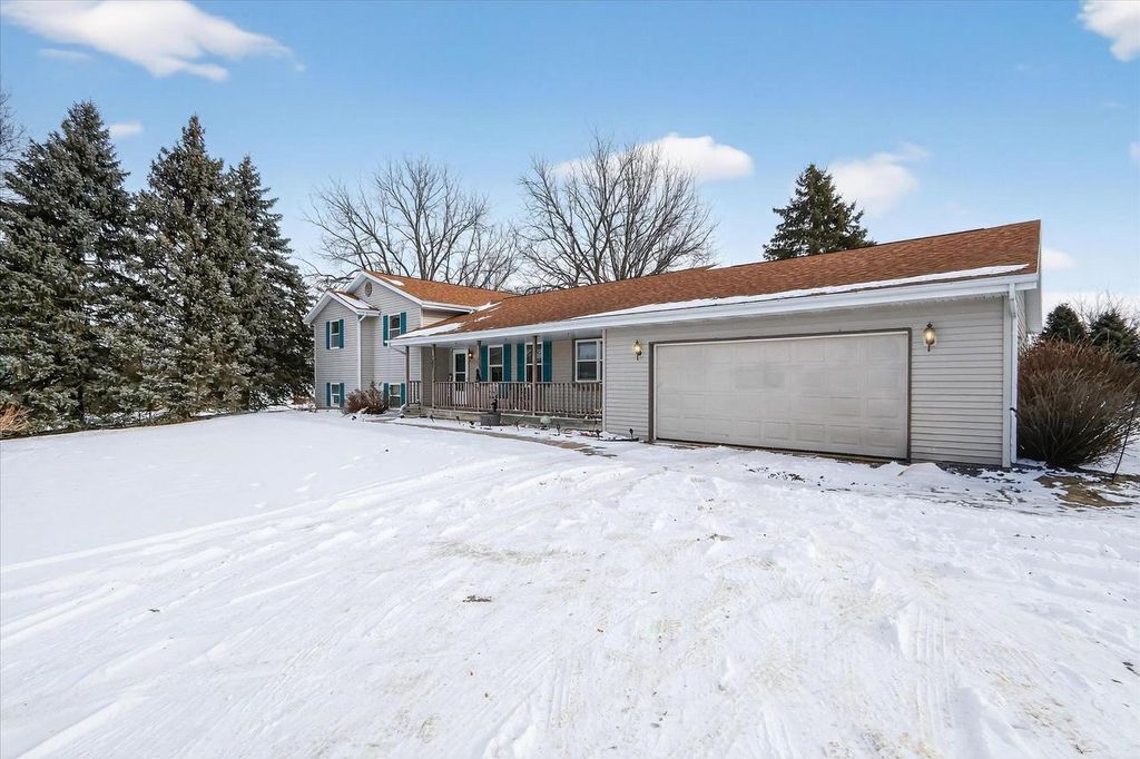 Photo of 4007 S County Road K, Orfordville, WI 53576 (MLS # 2015596)