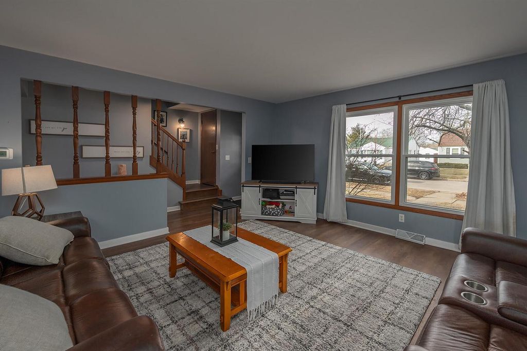 Photo of 207 Douglass AVENUE, Waukesha, WI 53186 (MLS # 1952512)