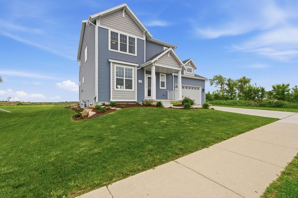 Photo of 809 S Musket Ridge DRIVE, Sun Prairie, WI 53590 (MLS # 1963405)