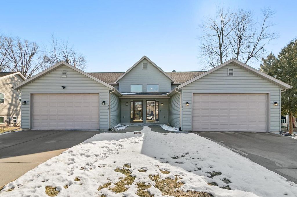Photo of 435 14th AVENUE, Baraboo, WI 53913 (MLS # 2016674)