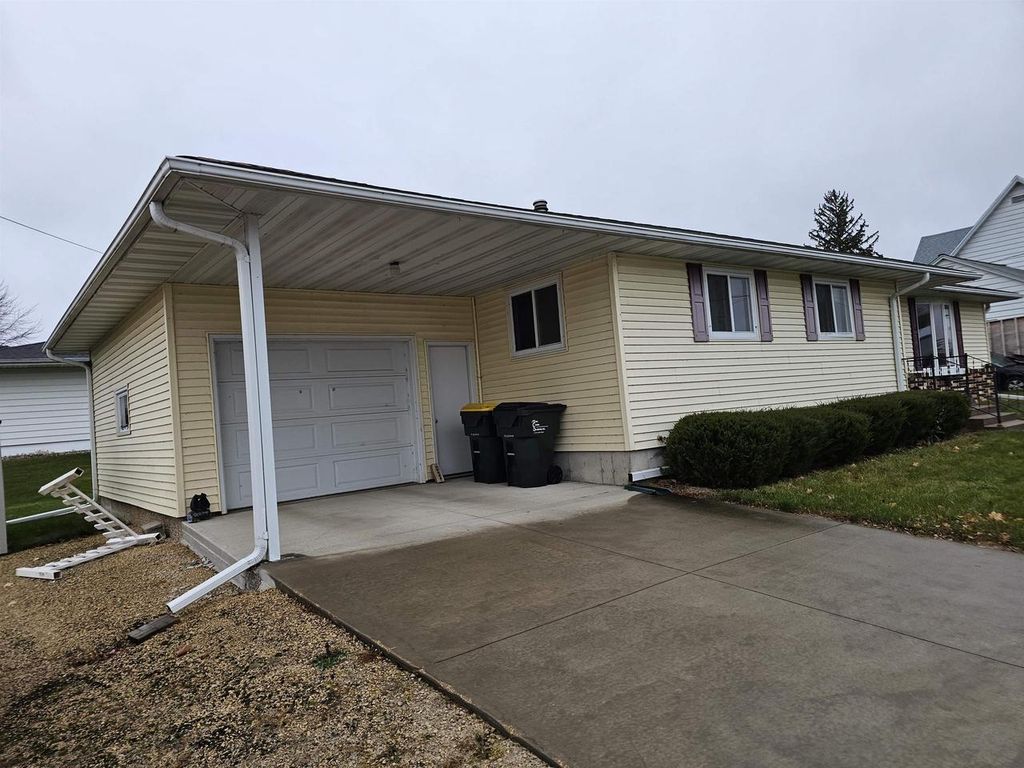 Photo of 625 4th STREET, Bloomington, WI 53804 (MLS # 2013918)