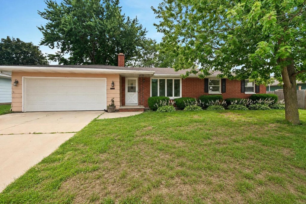 Photo of 2320 Manitowoc ROAD, Green Bay, WI 54311 (MLS # 50331854)