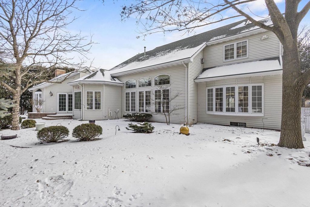 Photo of 324 E Haddonstone DRIVE, Appleton, WI 54913 (MLS # 50320834)